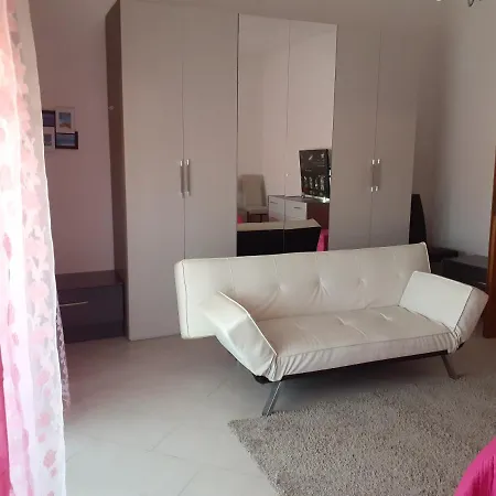 Center House Apartment