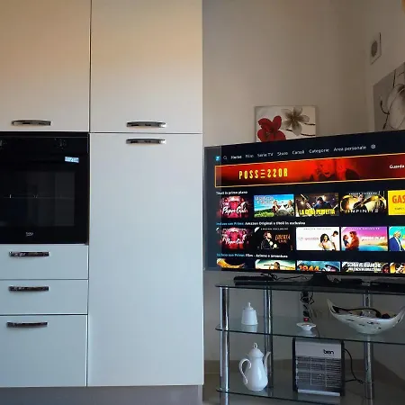 Center House Apartment *