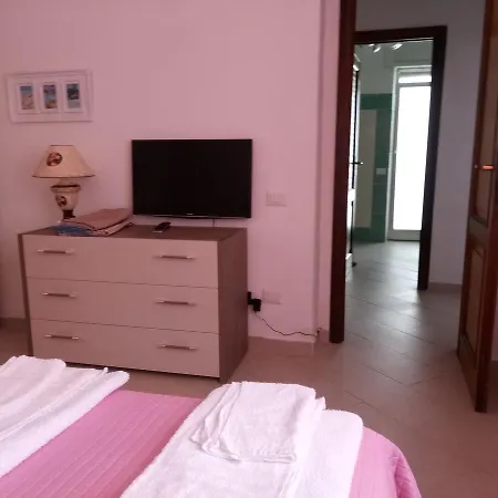 Center House Apartment *